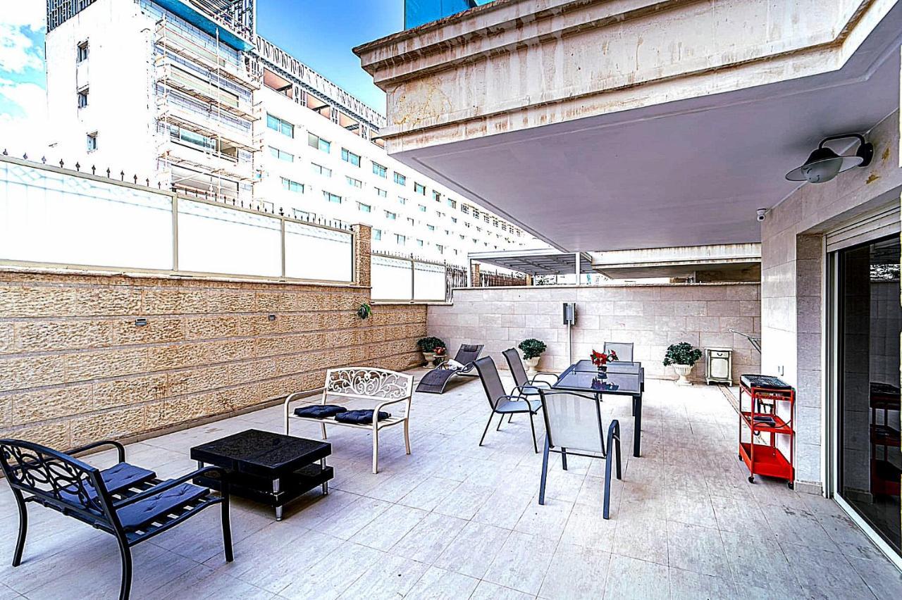 Milana'S Deluxe With Big Patio And Pool Apartman Eilat Kültér fotó