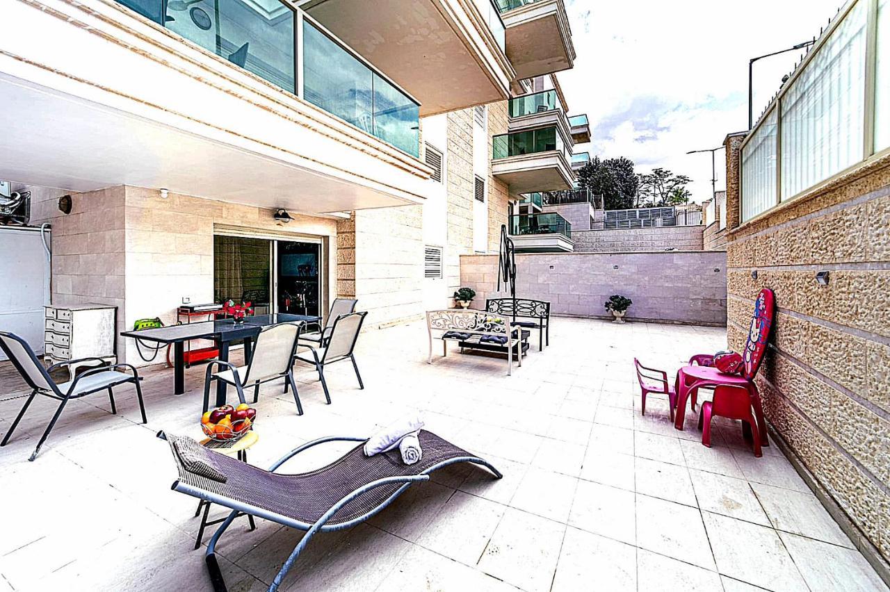 Milana'S Deluxe With Big Patio And Pool Apartman Eilat Kültér fotó