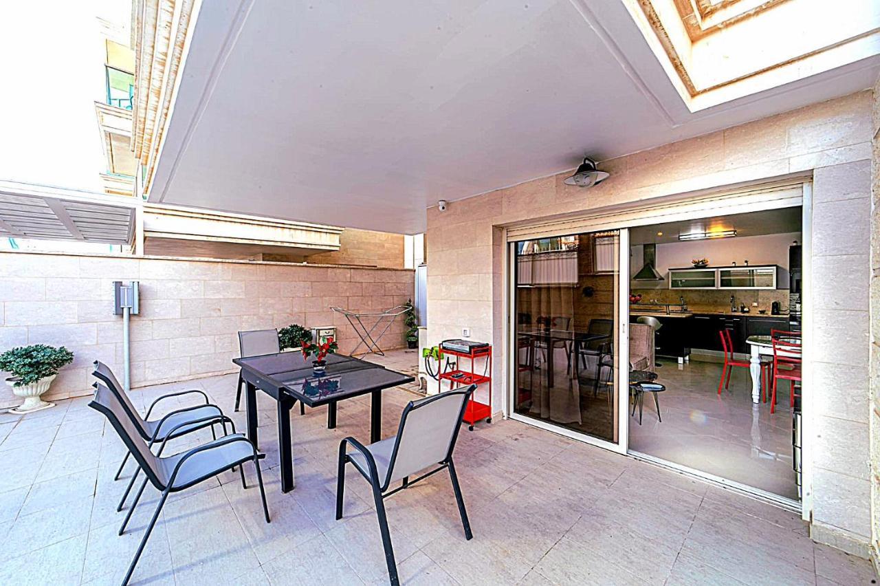 Milana'S Deluxe With Big Patio And Pool Apartman Eilat Kültér fotó