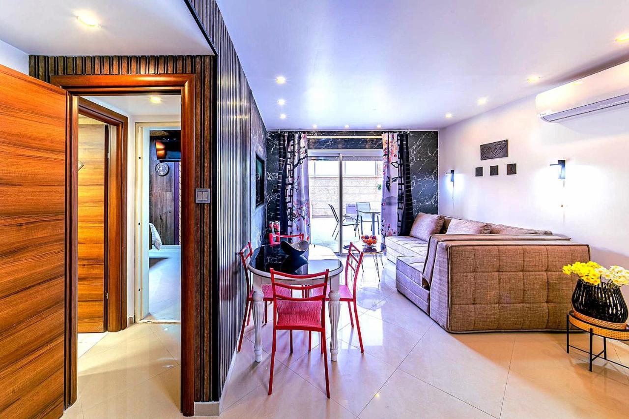 Milana'S Deluxe With Big Patio And Pool Apartman Eilat Kültér fotó
