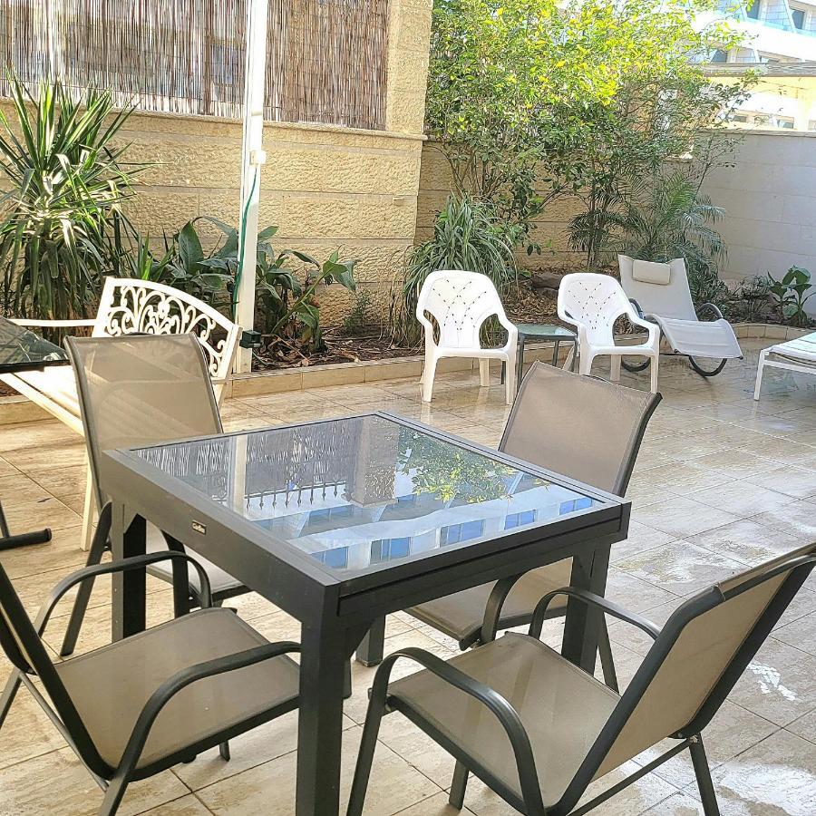 Milana'S Deluxe With Big Patio And Pool Apartman Eilat Kültér fotó